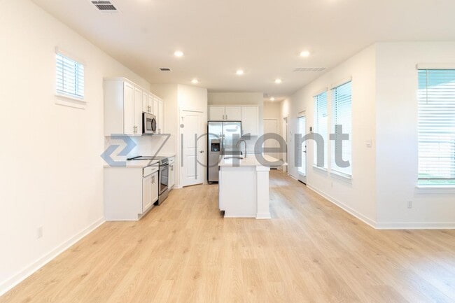 Photo - 2421 Wallin Bradley Dr