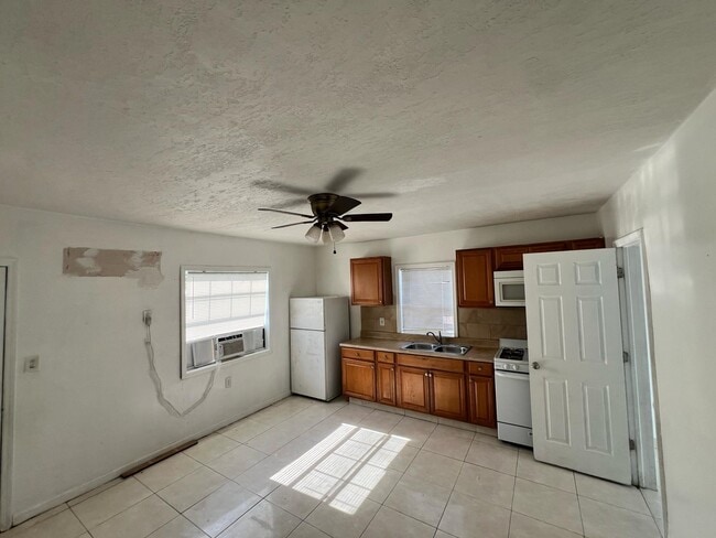 Building Photo - 701 N J St Rental