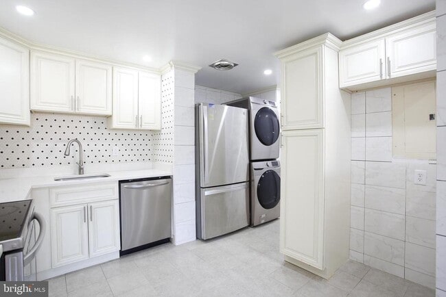 Photo - 6317 Park Heights Ave Unit 417