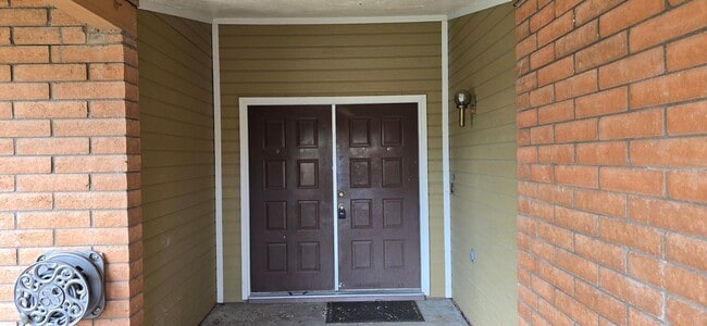 Photo - 3 Bed House near Peoria and 67 Ave