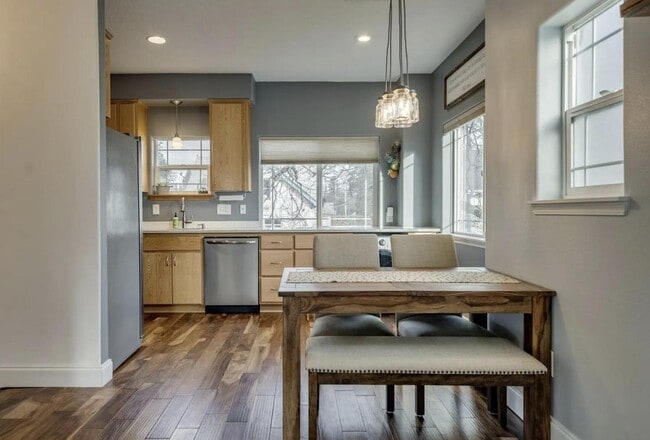 Photo - 337 N Ivy St