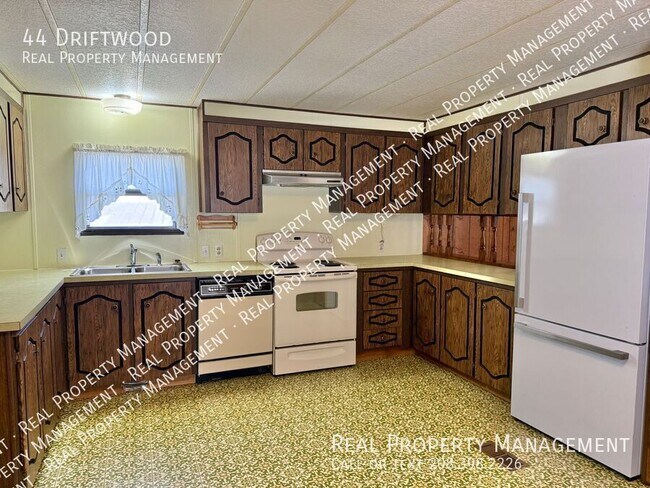 Photo - 44 Driftwood-