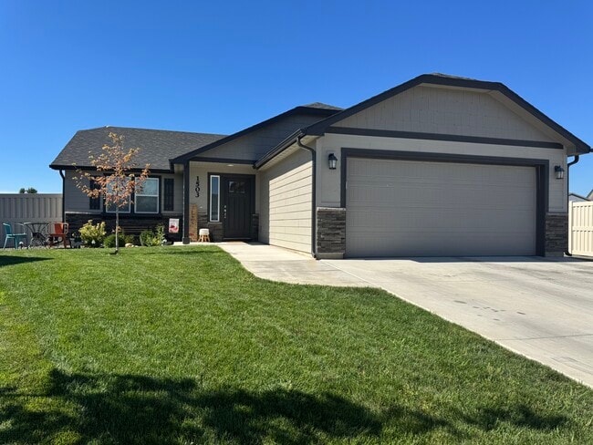 Building Photo - 1503 White Fish Lake St Rental