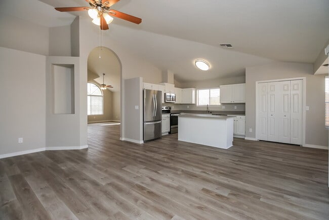 Photo - 727 N Sulleys Dr