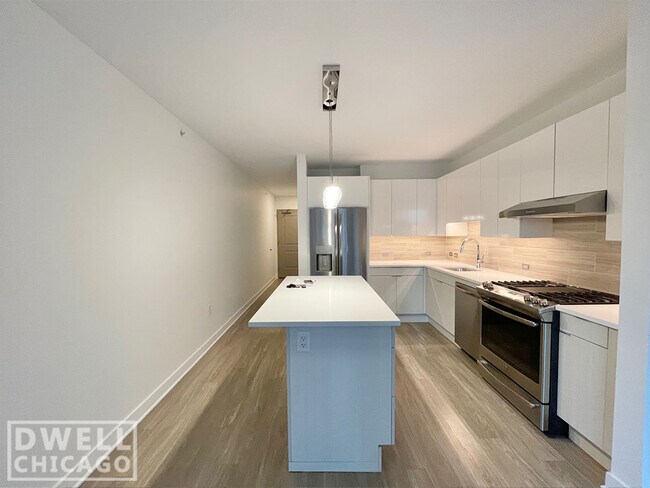 Photo - 2301 N Lincoln Ave Unit 1