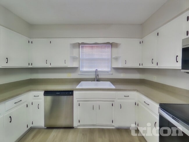 Photo - 1064 Lana Court