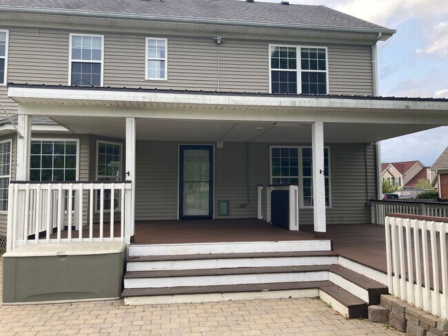 Photo - 564 Sunningdale Way