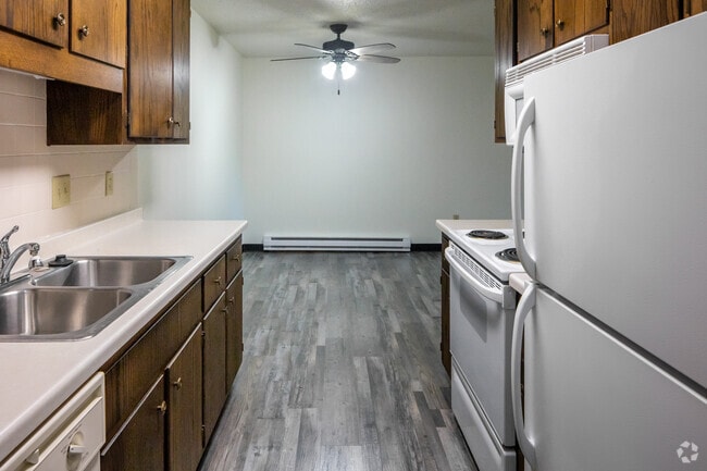 2 habitaciones, 1 baño, cocina de 800 pies cuadrados - Greving Apartments