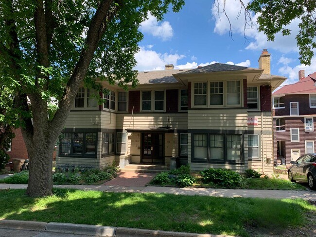 Photo - 1806 Kendall Ave