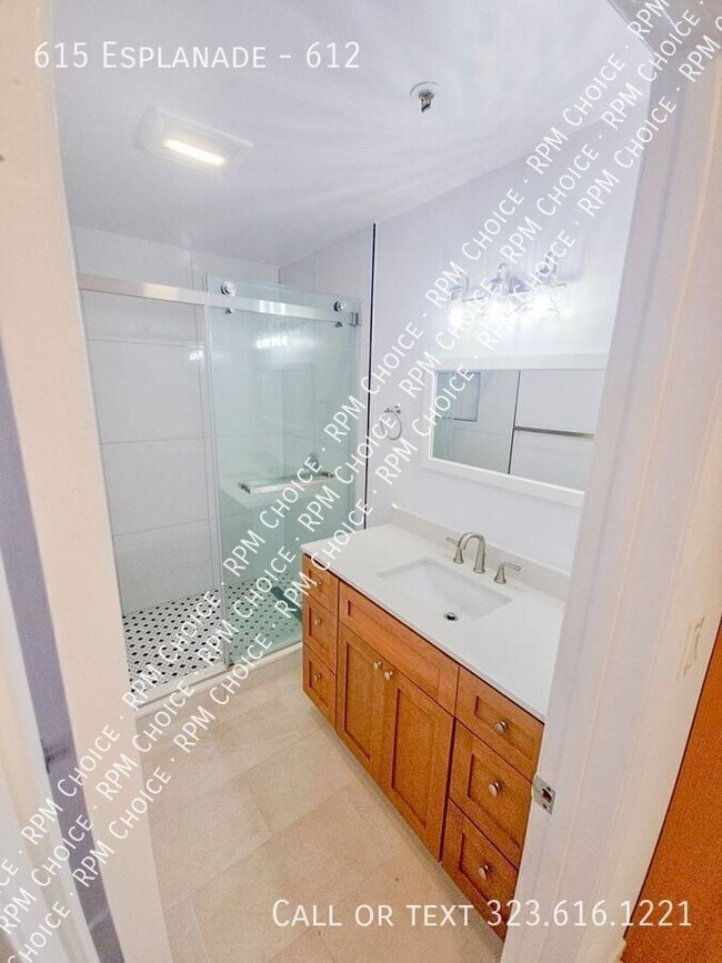 Photo - 615 Esplanade-612