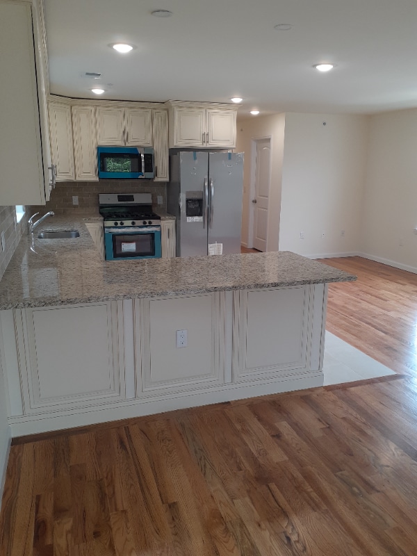 Building Photo - 800 Bergen St Rental