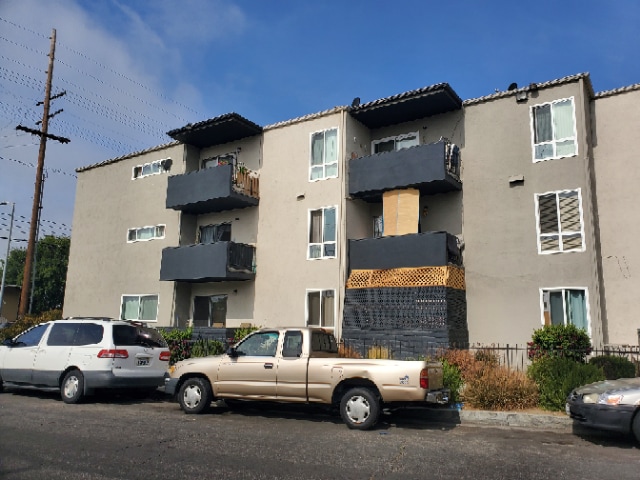 Photo - Vanowen Villas