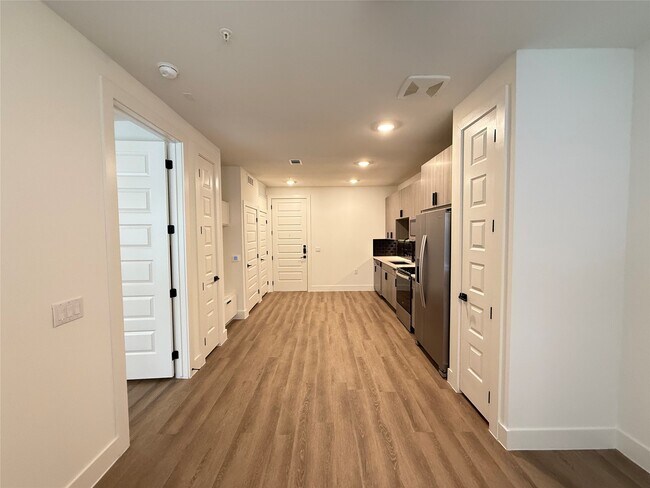 Photo - 2520 Washington Ave Unit A2-840