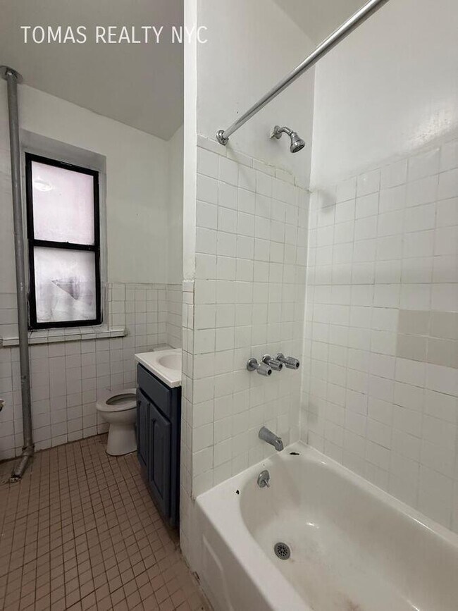 Photo - 1390 Boston Rd