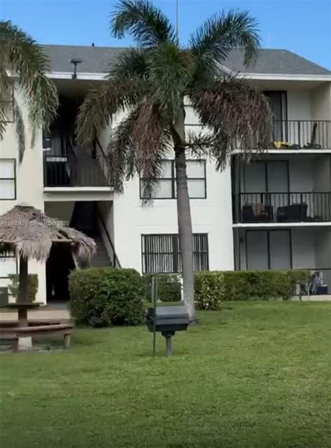 Building Photo - 714 Executive Center Dr Unit 25