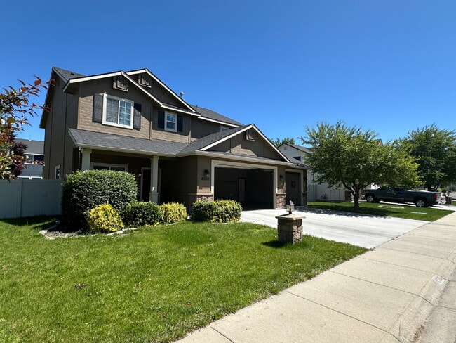 Photo - "Charming 4-Bed Home with Granite Accents & Hardwood Elegance in Meridian!"