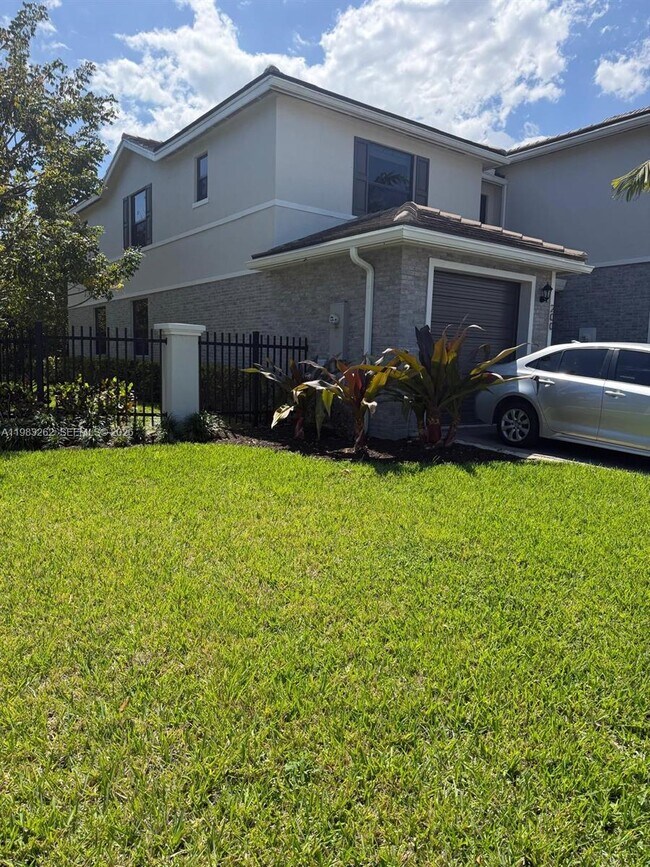 Photo - 200 SE 5th Ct