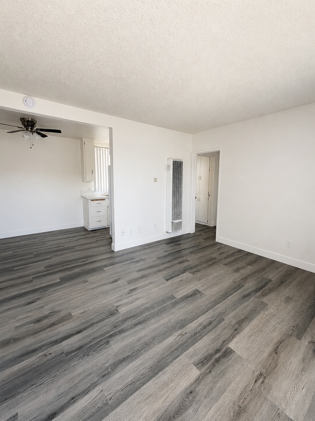 Photo - 111-115 E. Beach Ave.