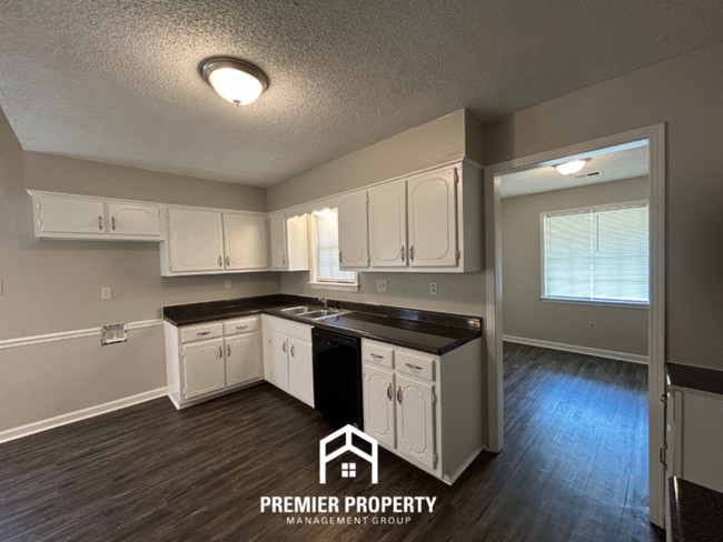Photo - 5684 Ingleside Dr