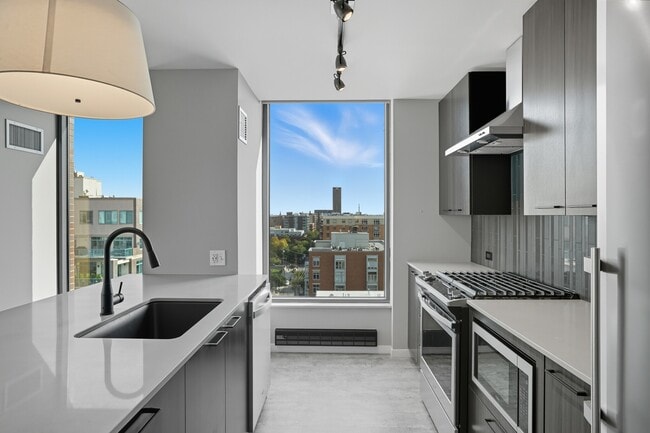 Photo - 979 W Washington Blvd