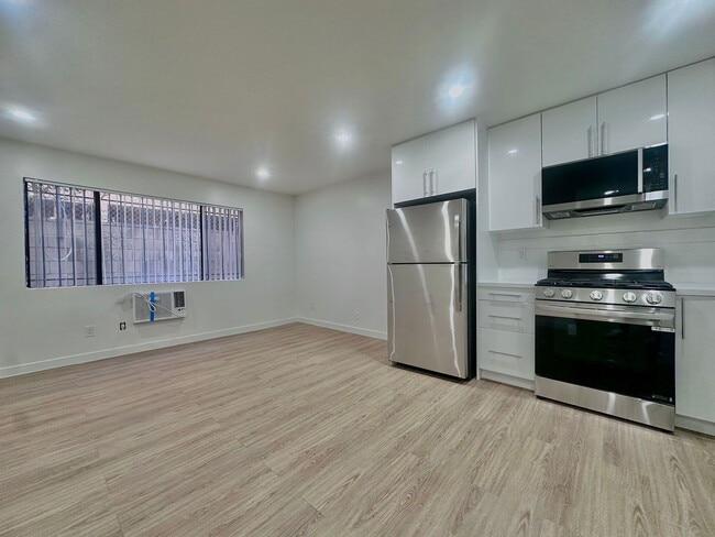 Photo - 415 S New Hampshire Ave Unidad 103