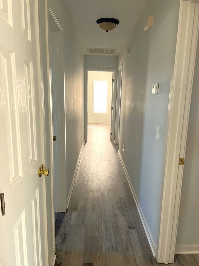 3 BR/2bath/Carport/Fenced Yard/ No carpet Rental House Rental in