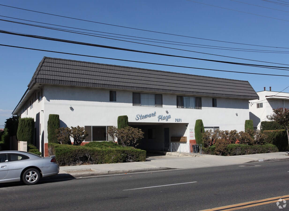 Photo - Stewart Plaza Apartments