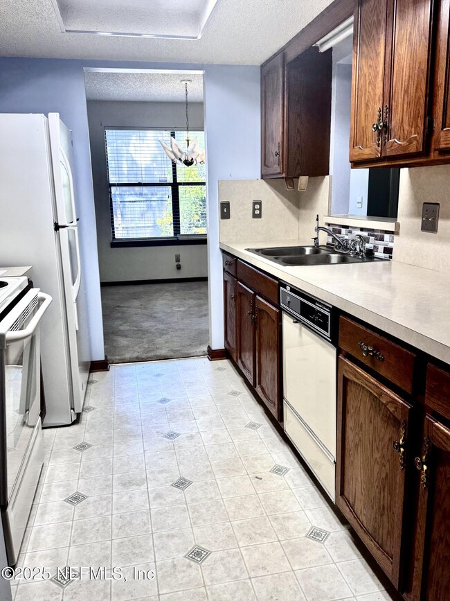 Photo - 8167 Sable Woods Dr N