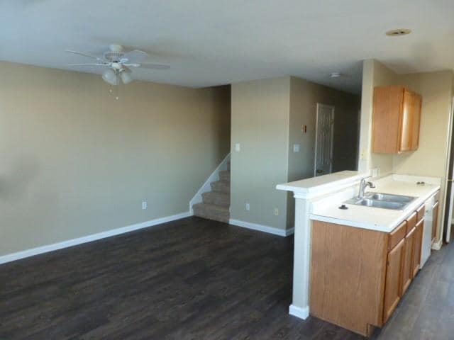 Photo - 2867 Southampton Way