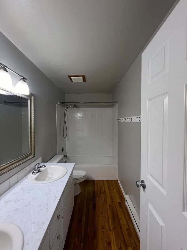 Photo - 2122-2124 W Regina Ave Unit 2124