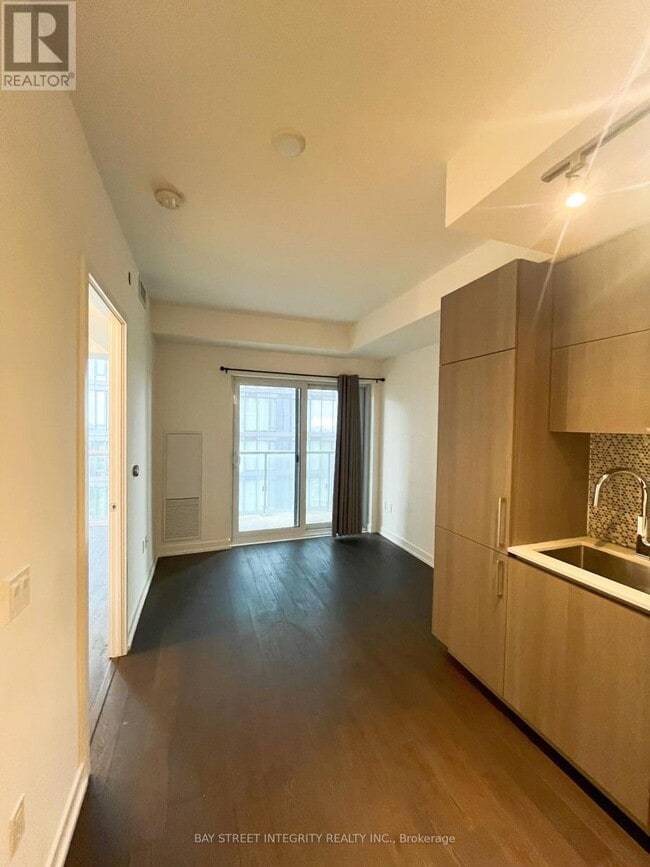 Photo - 1 Yorkville Ave Unit 3712