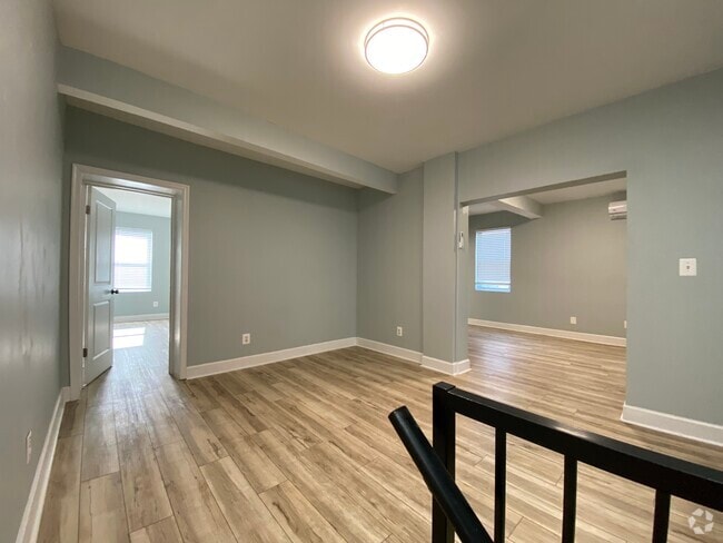 Building Photo - 301 S Conkling St Unit 2nd Floor Rental