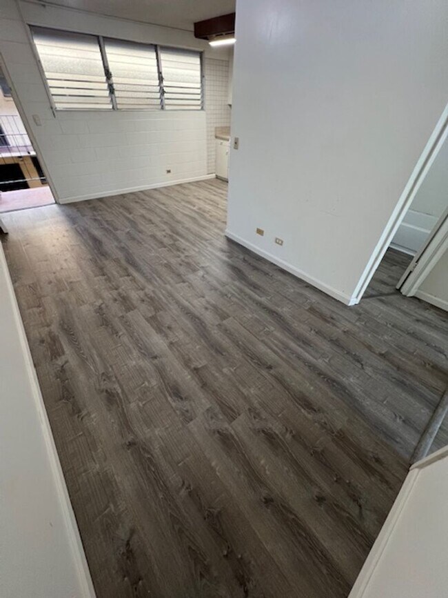 Photo - Available now!  2 bedroom/ 1 bathroom/ 1 covered parking stall in Salt Lake Unit 303