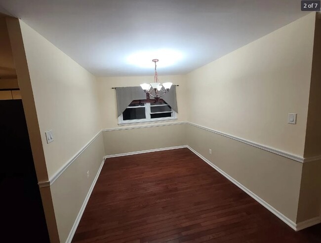 Dinning - 8708 Hargrave St