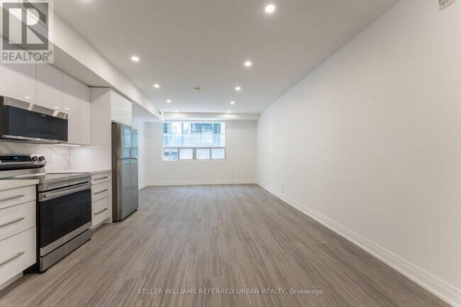 Photo - 475 Queen St W Unit 202