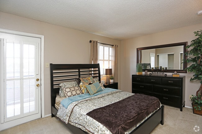 1BR,1BA - 618SF - BEDROOM