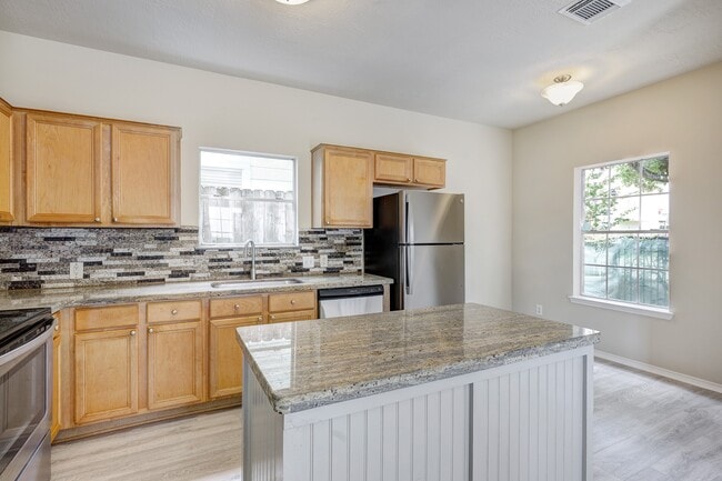 Photo - 2802 Austin St