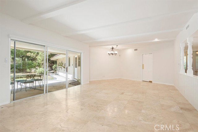 Photo - 3969 Longridge Ave