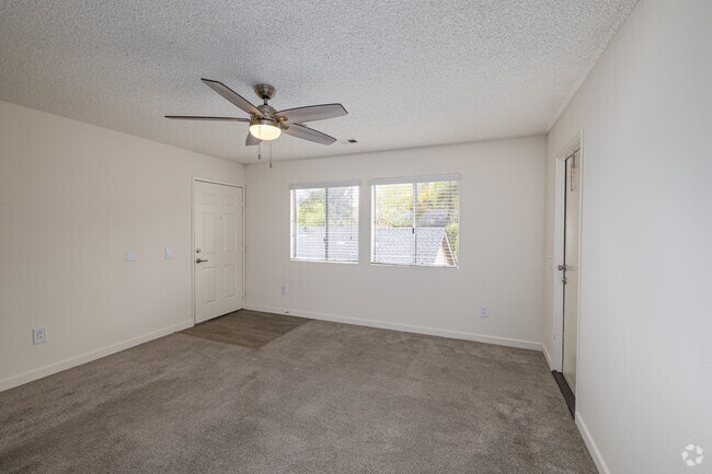 2BR, 1.5BA - 970SF - Living Room