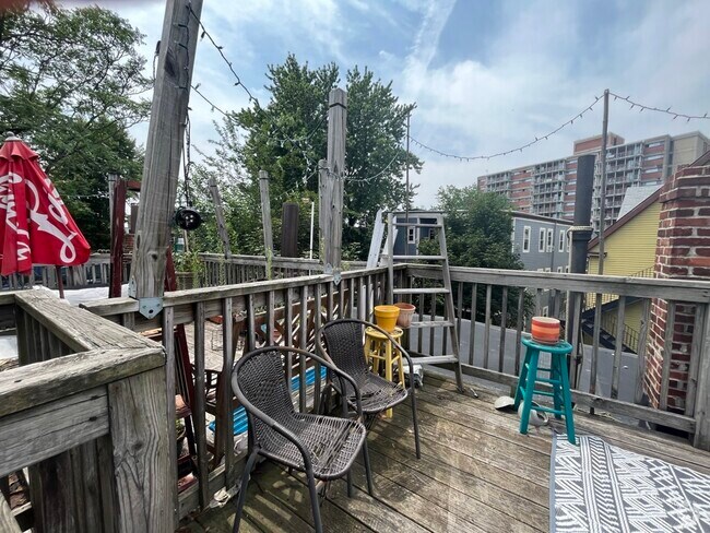 Building Photo - 8 Homer Sq Unit 2