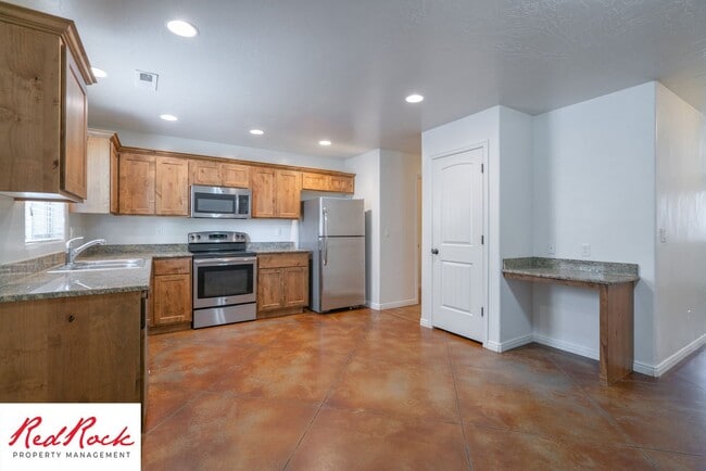 End Unit, DOG-FRIENDLY 3 Bedroom Townhome ... - End Unit, DOG-FRIENDLY 3 Bedroom Townhome ...