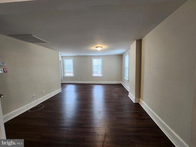 Photo - 129 Shearer St Unit 2