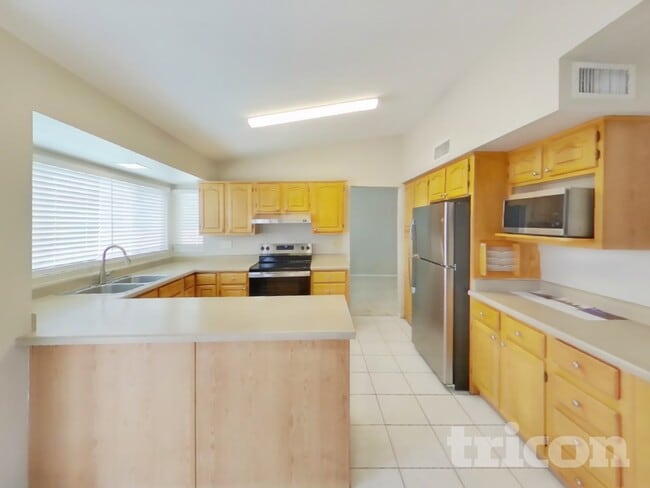 Photo - 5212 N 69th Ave