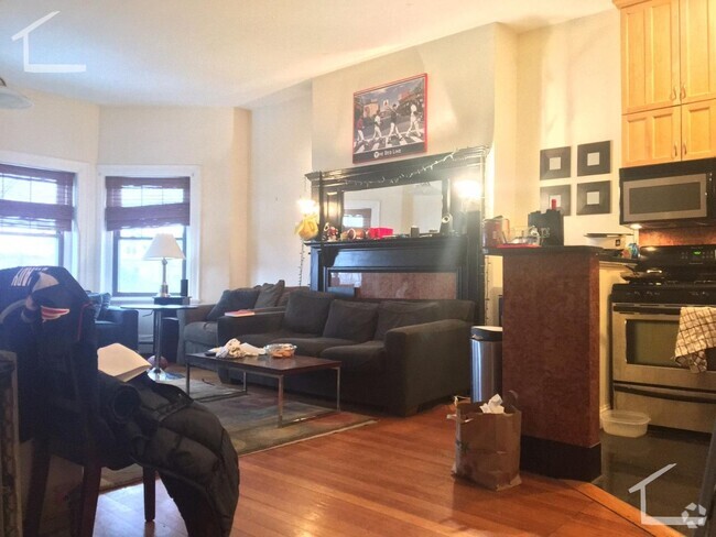 Building Photo - Brookline 4Bed / 3Bath close to BU!!! Amaz... Rental