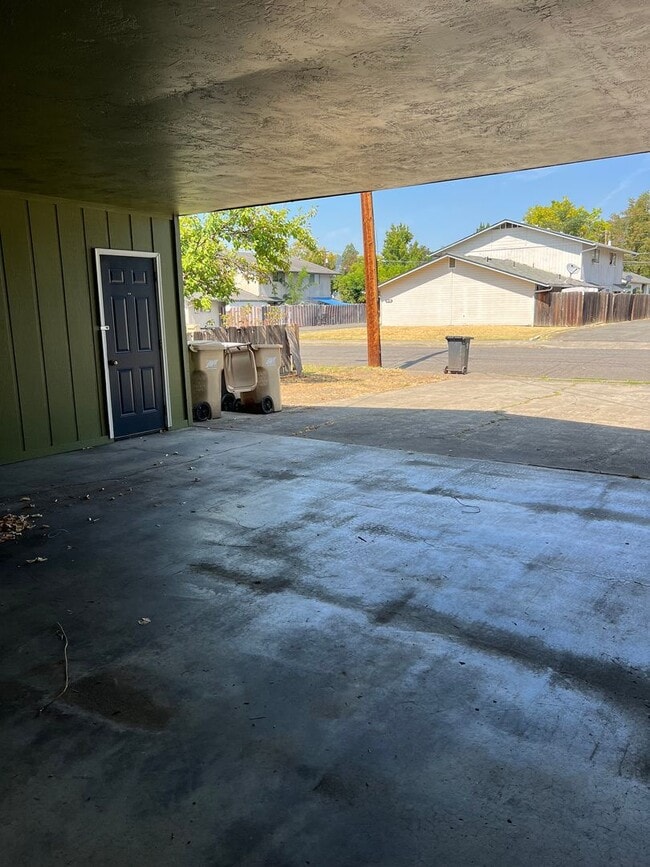 Photo - 511-513 SE L St Unit 513