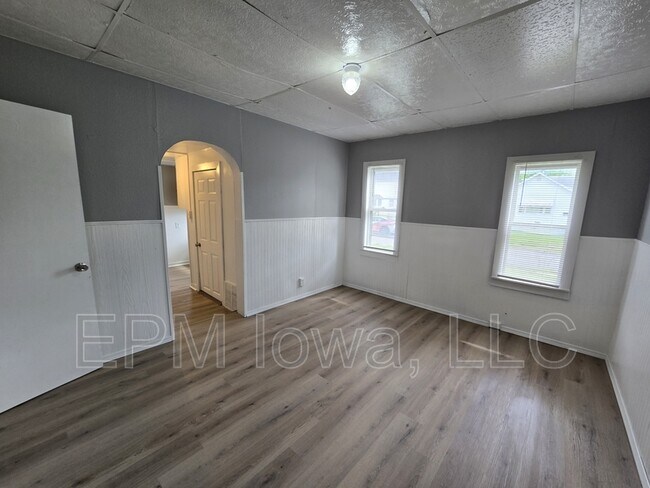 Photo - 425 Glenwood St