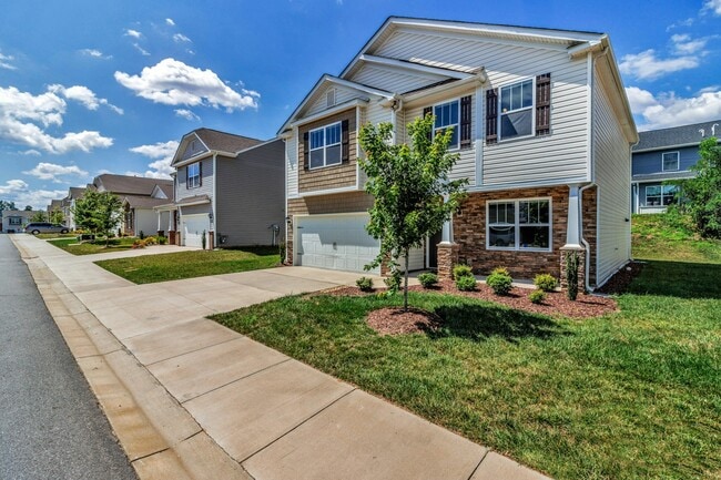 Photo - 305 Woodnettle Ln