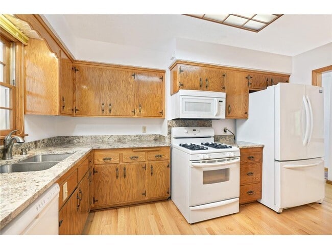 Photo - 5867 Central Ave NE