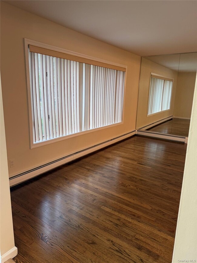 Photo - 26 Grand St S