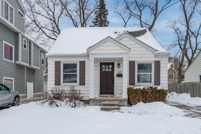 Photo - 537 Bird Ave